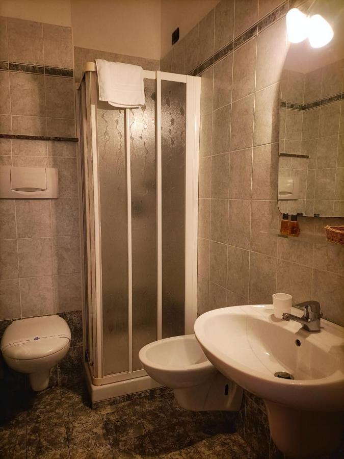 רוסולינה מארה Hotel Pine Beach מראה חיצוני תמונה