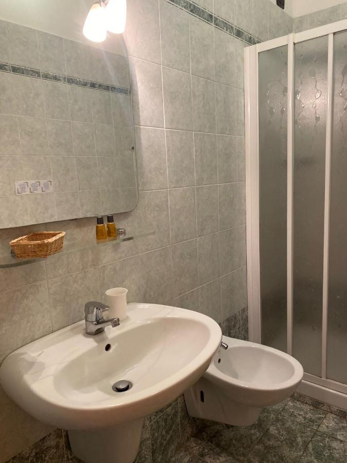 רוסולינה מארה Hotel Pine Beach מראה חיצוני תמונה