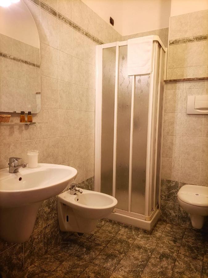 רוסולינה מארה Hotel Pine Beach מראה חיצוני תמונה
