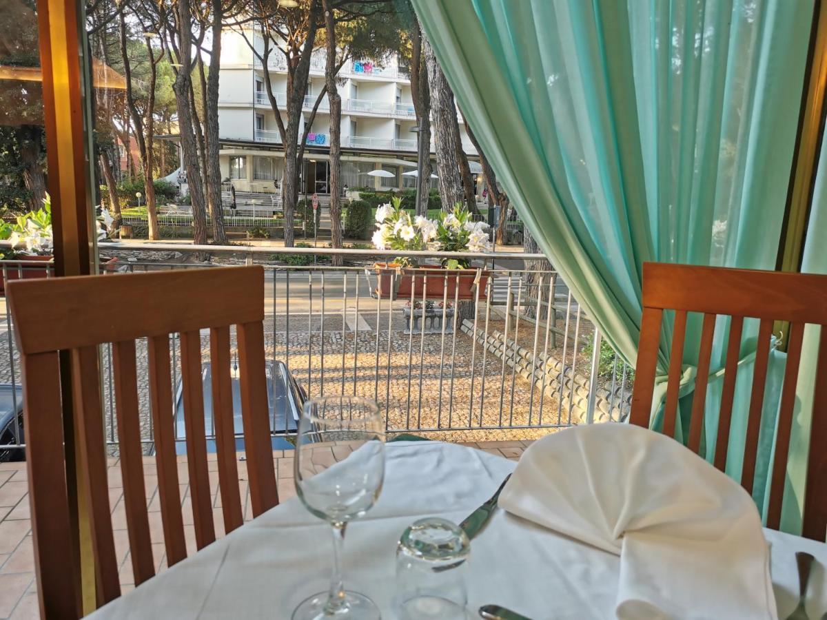 רוסולינה מארה Hotel Pine Beach מראה חיצוני תמונה