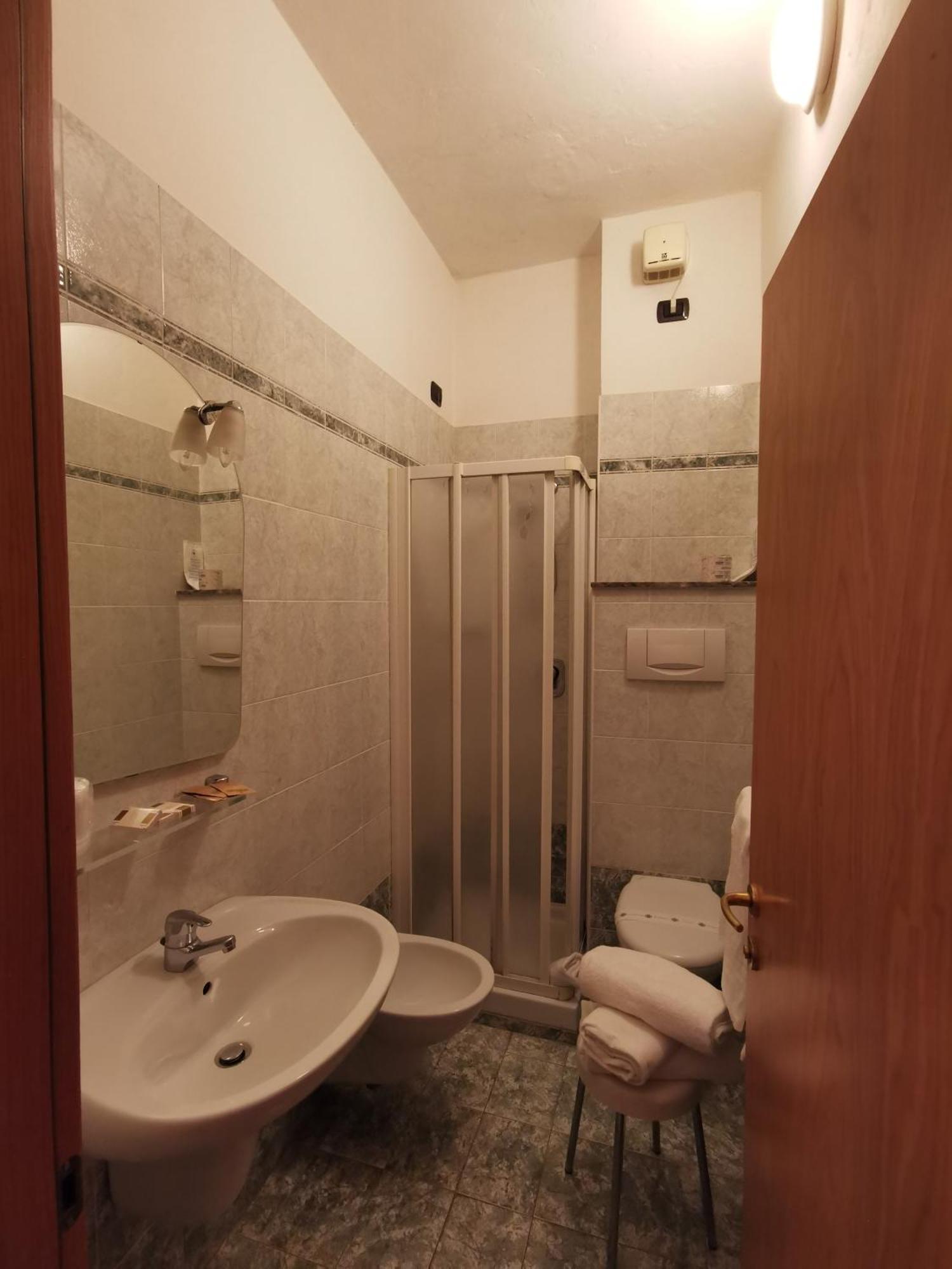 רוסולינה מארה Hotel Pine Beach מראה חיצוני תמונה