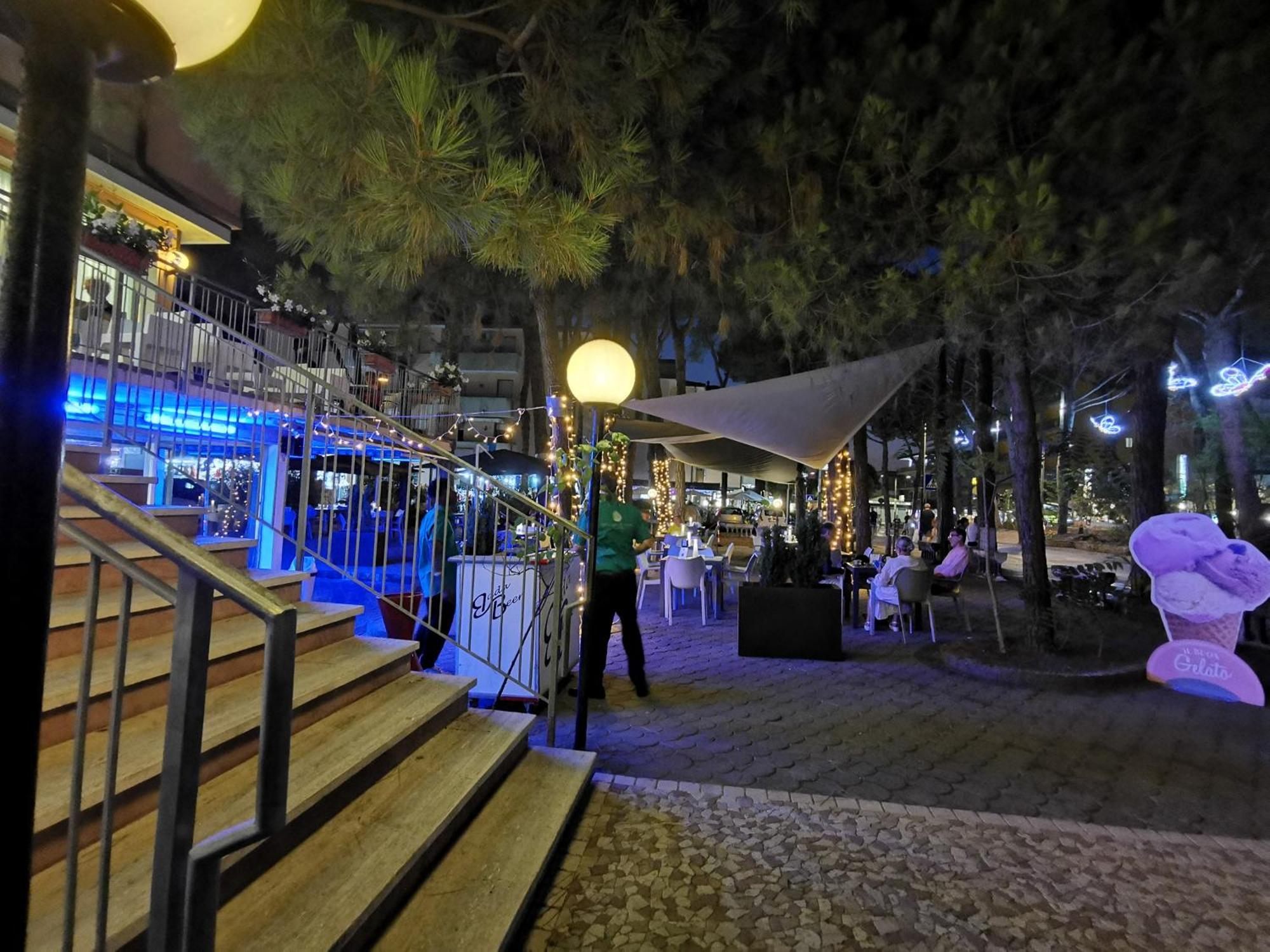 רוסולינה מארה Hotel Pine Beach מראה חיצוני תמונה
